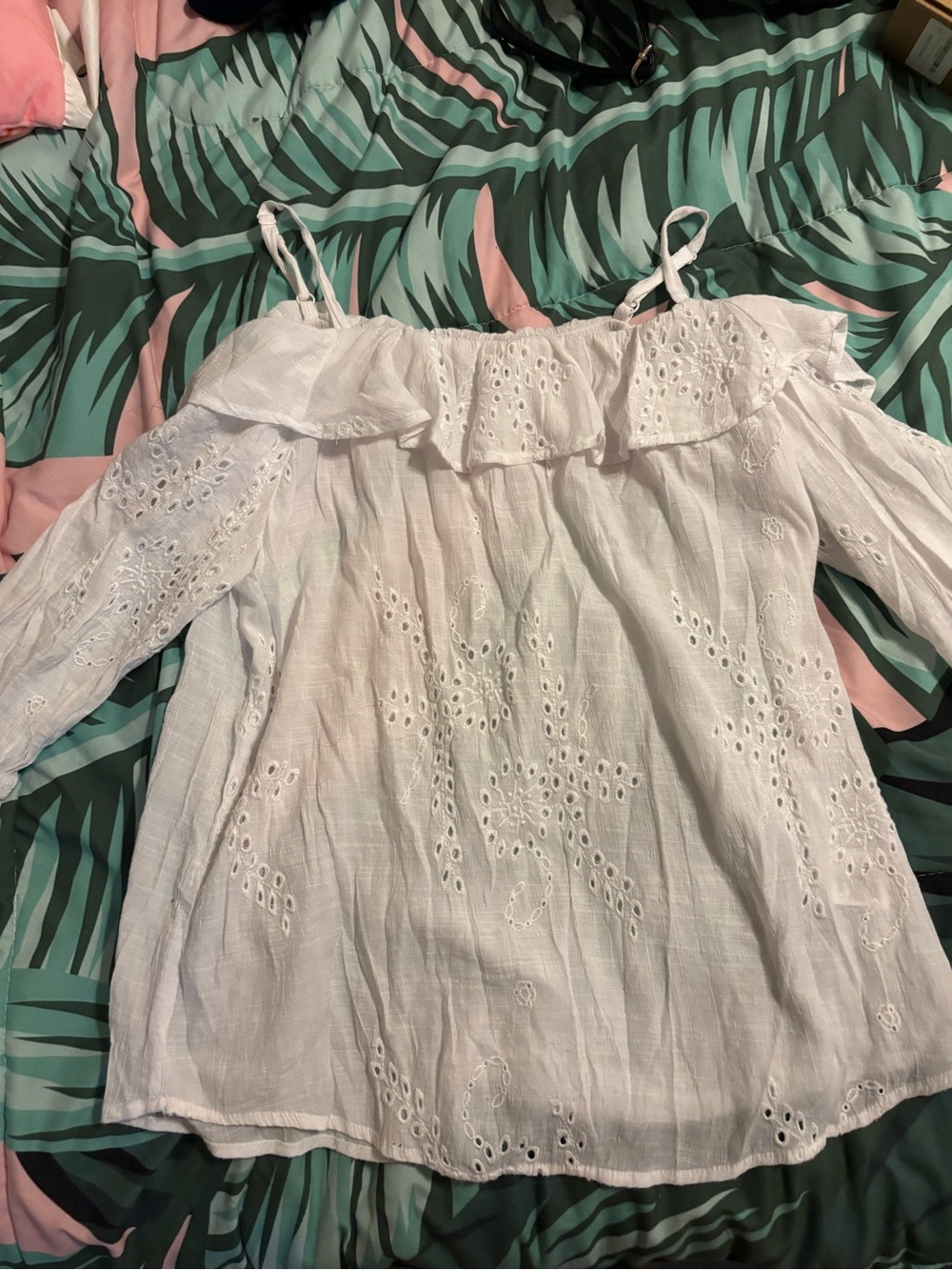 Simply Styled White Eyelet Off-Shoulder Blouse with Ruffle